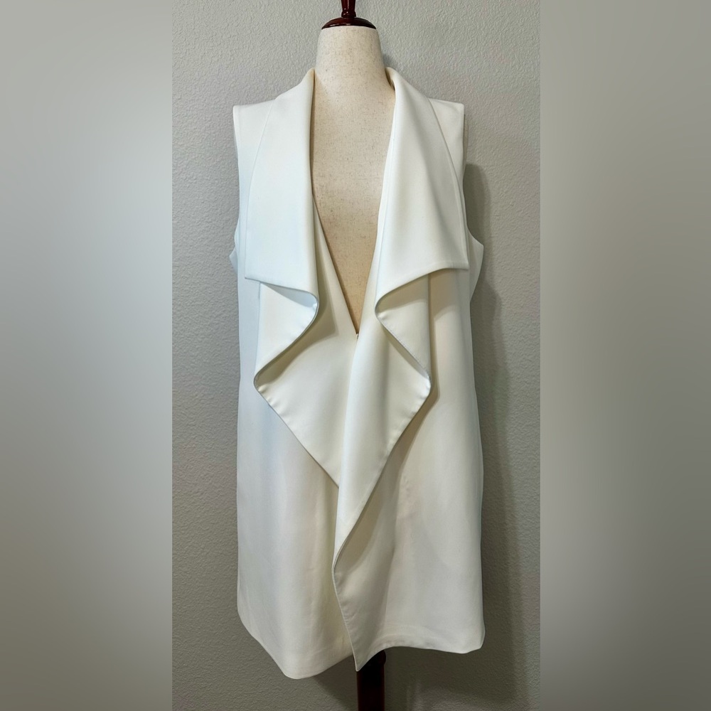 Donna Karan White Waterfall Neckline Vest Gilet sz 14
